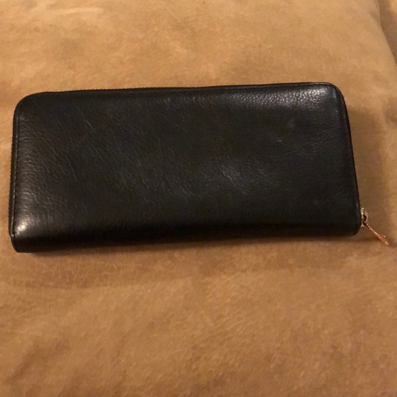 Juicy Couture leather wallet with gold buckle - Picture 3 of 6